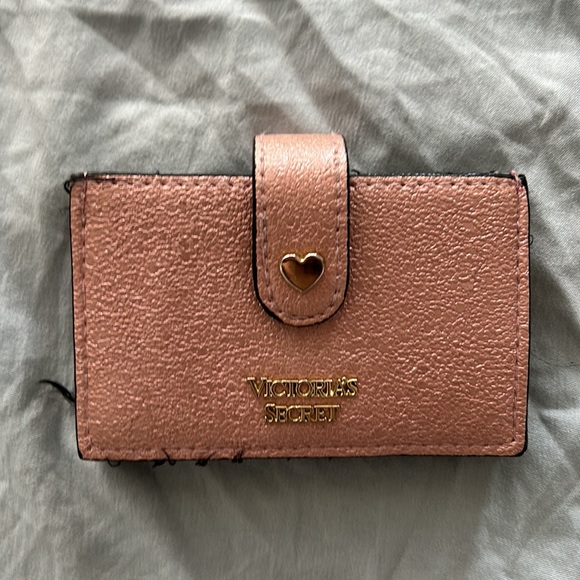 Clutch all almost 97 % new except 1 bug all these brands for a cheap price - Picture 10 of 11